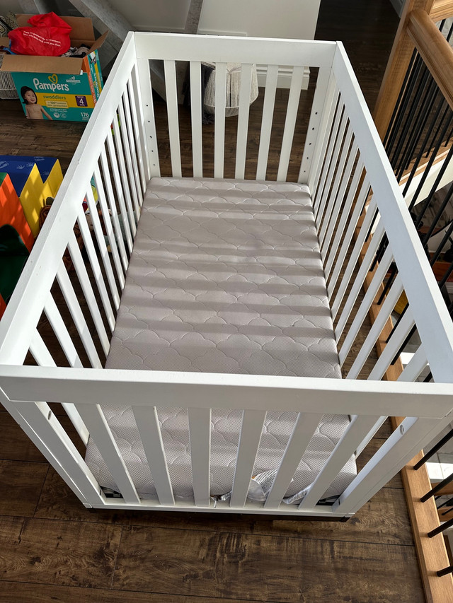 Newton baby mattress with Crib!! MINT! in Cribs in Renfrew - Image 2