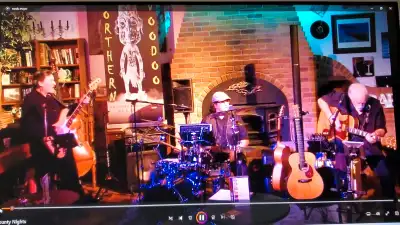 Blues & rock-roll. (Chris Georgiou)