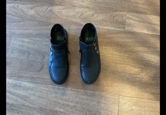 Remonte Shoes in Men's Shoes in Granby - Image 3