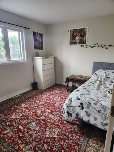 Nice large four bedrooms three and a half bathroom house. Adults only. All inclusive Hydro, Heat, In...