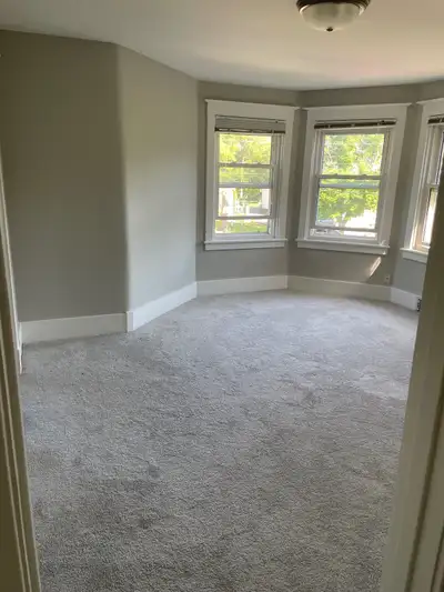 Quiet dead end street …clean 1 bedroom plus den, 1 bathroom , fridge , stove, above the range microw...