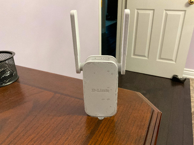 D-Link AC750 Mesh Wi-Fi Range Extender in Other in Oshawa / Durham Region - Image 2