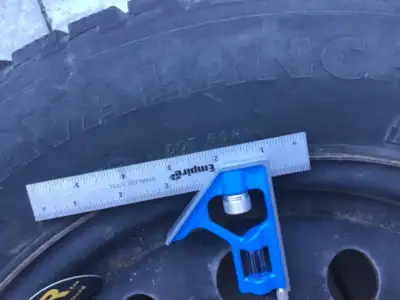 - A set of 4 Avanlance Arctic SUV tires off Honda CRV. - Size 225-65 R17 - Rims size 6.5x17 ET50 - B...