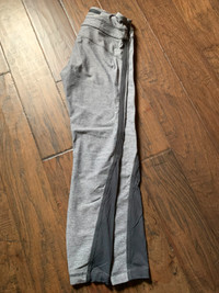 Lululemon Tight - size 6, 25"