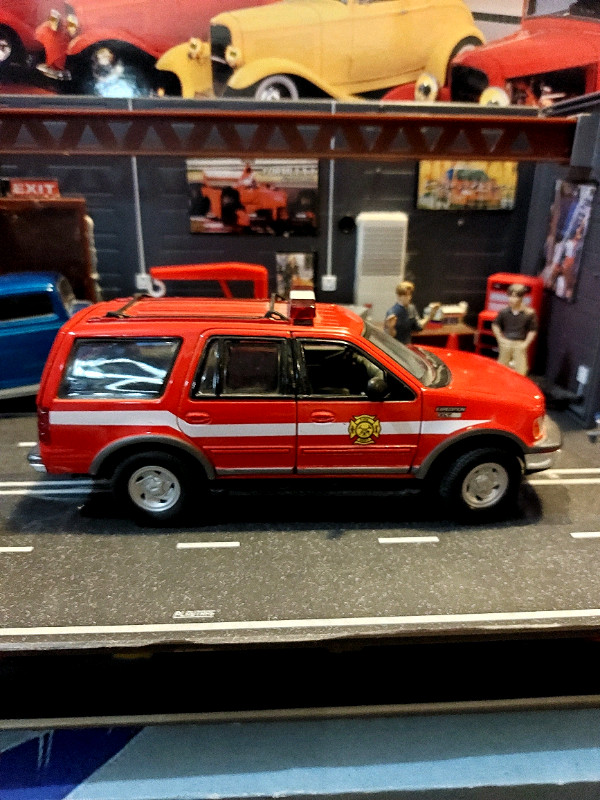 Diecast Cars &Trucks 1:24th Scale  in Toys & Games in Hamilton - Image 4