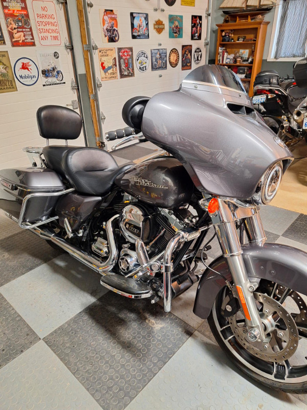 2014 Harley Davidson Street Glide - REDUCED PRICE from $19,500 in Touring in Oshawa / Durham Region