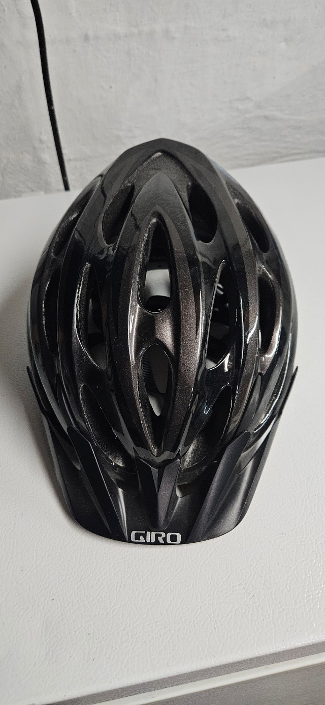 Giro Adult Bike Helmet in Clothing, Shoes & Accessories in Winnipeg - Image 2