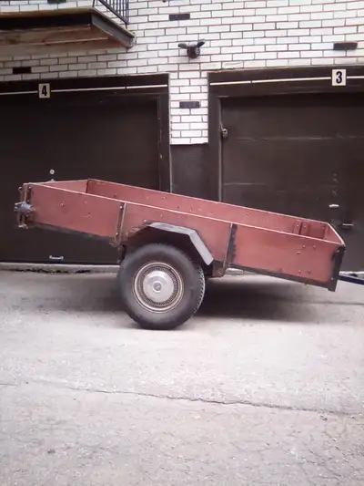 Trailer en bois.97 longueur,51 largeur