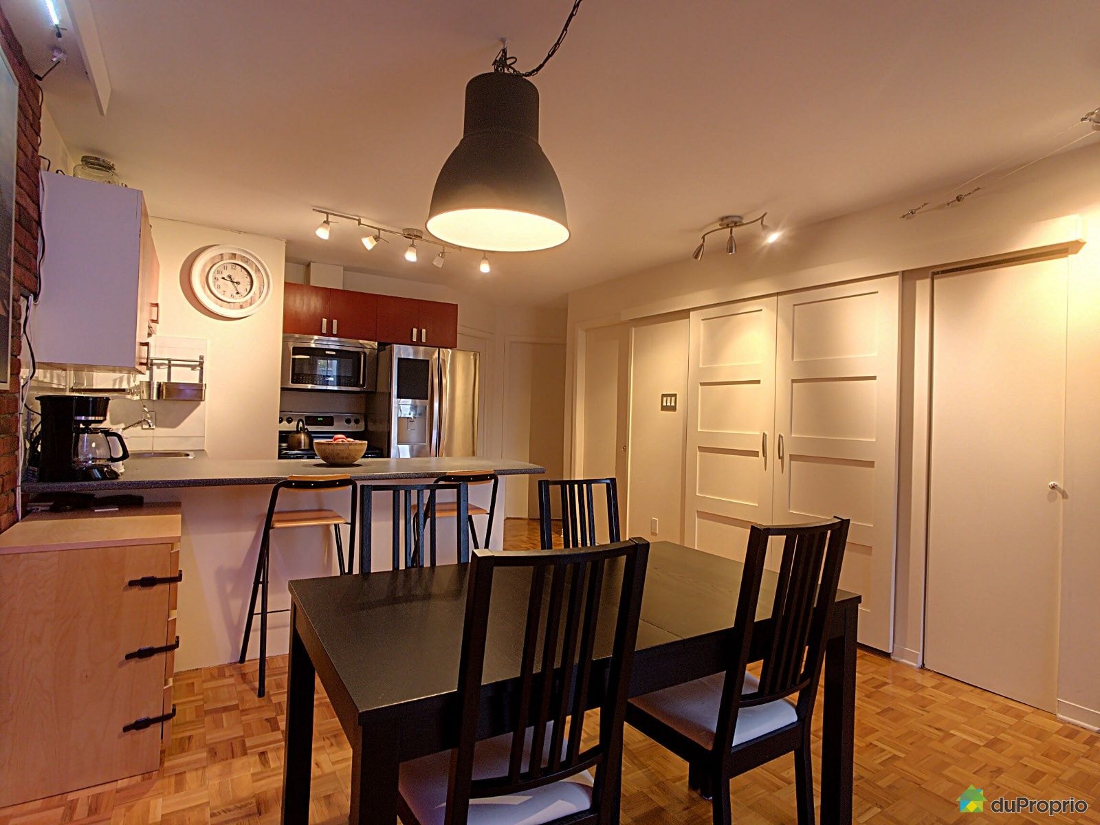 À VENDRE - Montréal - Ville Marie - Condo 4 ½ traversant — photo 3