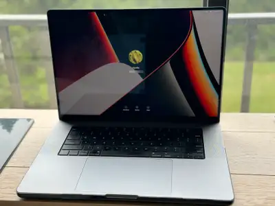 Macbook Pro 16inch 1TB M1 Pro 2021 bought in 2023