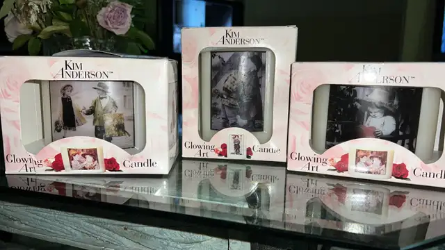 Kim Anderson Glowing  Candle in Home Décor & Accents in City of Toronto - Image 6