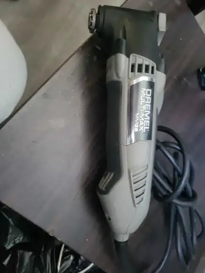 Dremel corded multi max oscillating tool MM35 excellent condition used max 5 times retails 140$ aski...