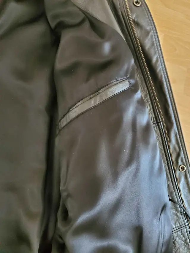Vintage Men's Lined Leather Jacket - XL in Men's in Edmonton - Image 5