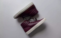 BRAND NEW common projects cp sneakers burgundy