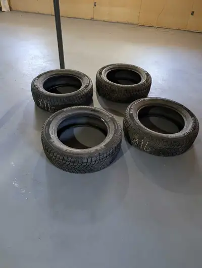 Set of 4 Michelin tires 225/60/r18 Had on for one season 600 obo, Pickup Riverside South