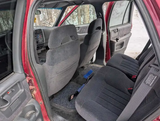 1996 Chevrolet Blazer in Cars & Trucks in Strathcona County - Image 10