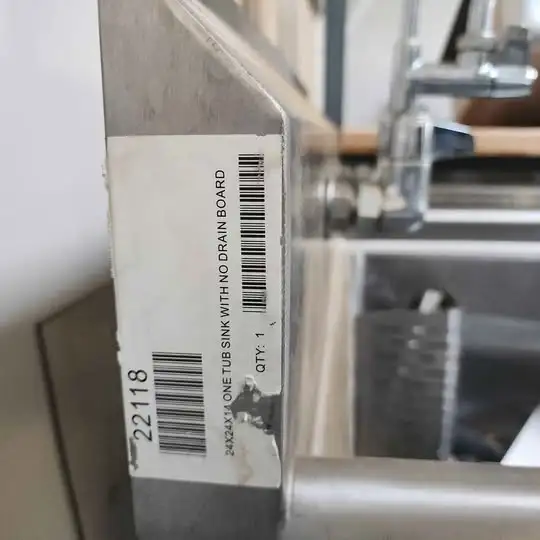 Omcan Commercial Sink w Faucet & Pre-Rinse Spray in Other in City of Toronto - Image 3