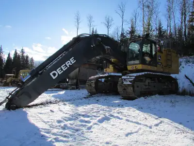 2023 John Deere 670P Excavator 2,396 Hours, Isuzu Engine, 35 1/2'' Double Grouser Pads, Comes With Q...