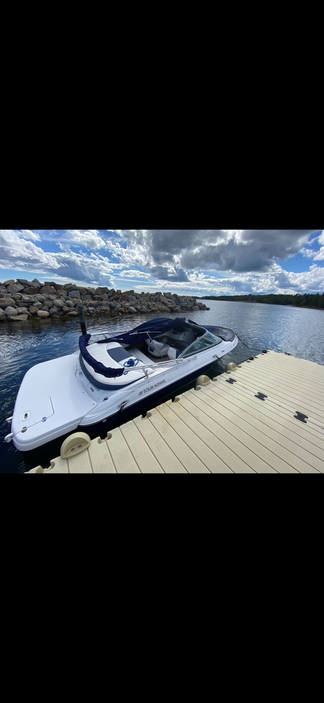 2012 Four Winns H180 4.3L Volvo penta  in Powerboats & Motorboats in City of Halifax - Image 2