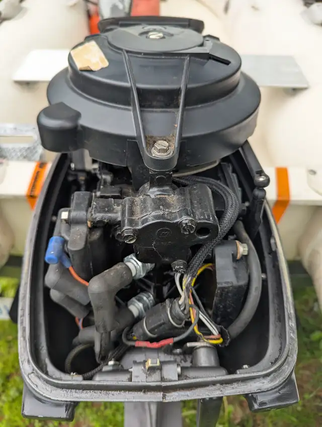 Zodiac YL 310 Inflatable Boat / Dinghy in Powerboats & Motorboats in London - Image 6