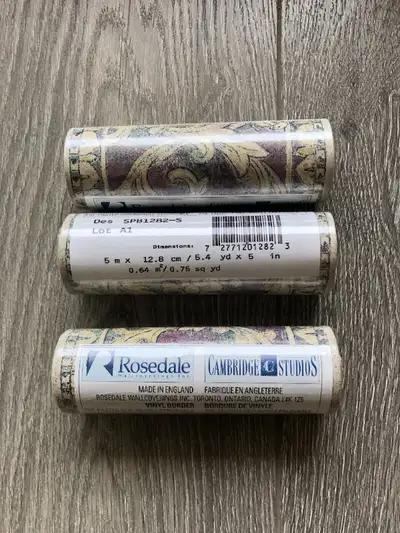 NEUF BORDURE DE VINYLE POUR MUR / WALLCOVERING VINYL BORDER NEW 3x = 20$