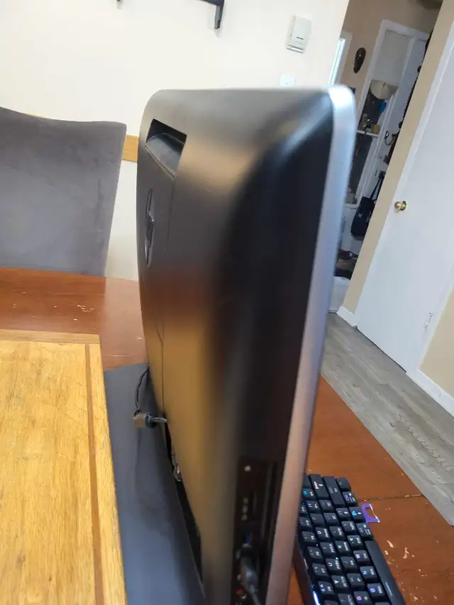 hp ENVY 23 Touch Smart ALL IN ONE pc in Desktop Computers in Mississauga / Peel Region - Image 4