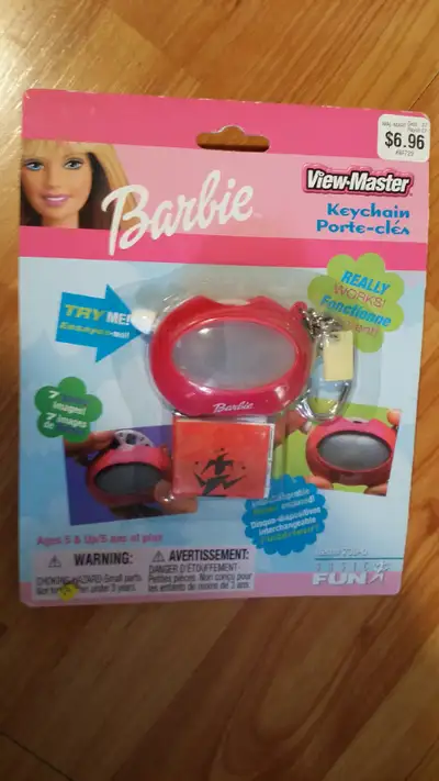 New Carded Vintage Barbie Mini Viewmaster Keychain.I do not ship