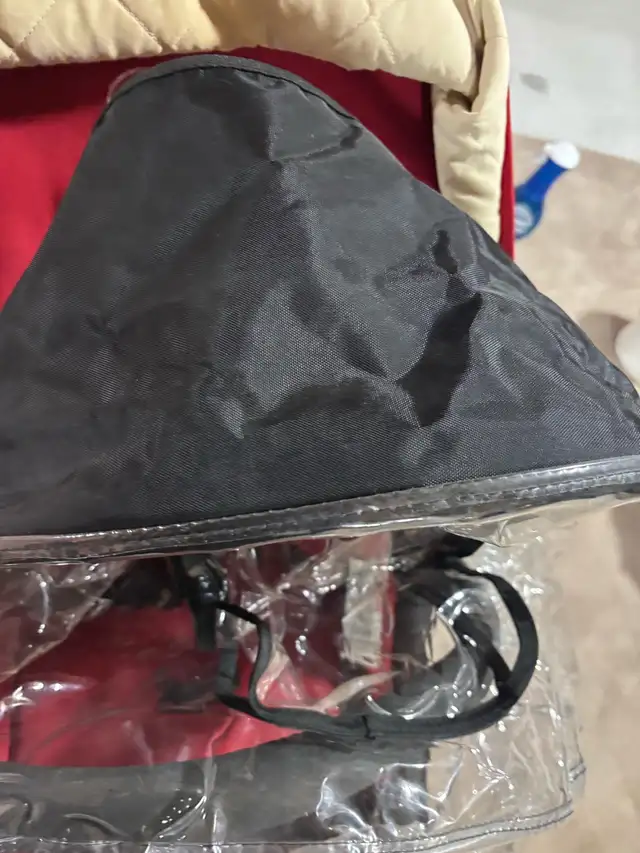 Bugaboo stroller cover plastic  in Strollers, Carriers & Car Seats in Markham / York Region - Image 4