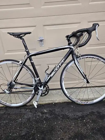 Scott Speedster S40 road bike. , View more