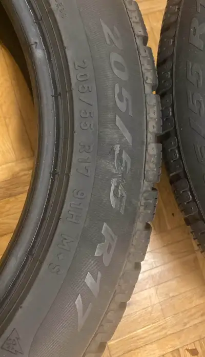 内容 / Description： 出售 4 条 Pirelli 冬季轮胎（Winter 210 Sottozero Serie II），尺寸为 205/55 R17。胎纹深度约 6–7mm，整体状态...