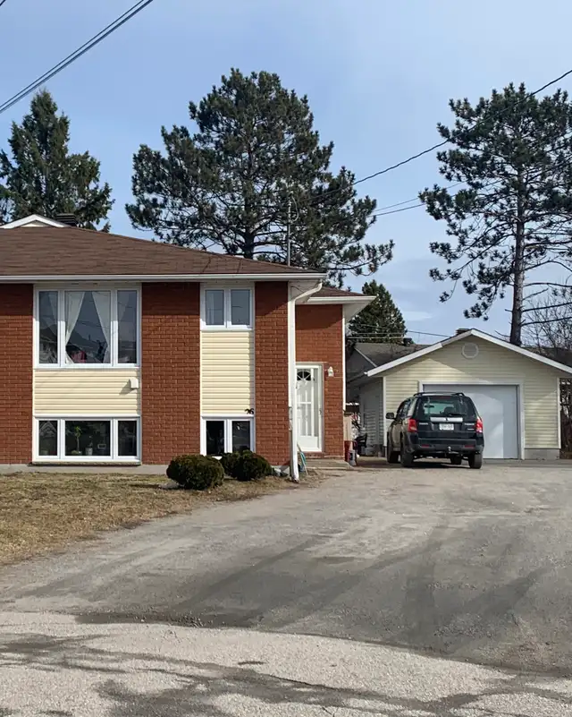 3 bedroom main floor apt for rent