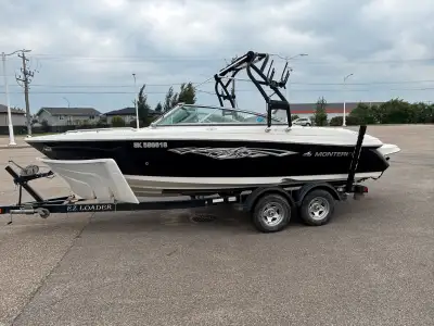 Low Hour 2007 Monterey 214FS. Beautiful 21.5 feet long, and 23’ including the swim platform, capacit...