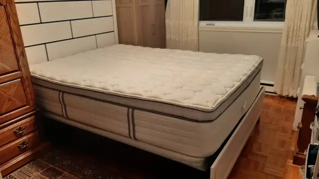 Lit a vendre in Beds & Mattresses in Laval / North Shore - Image 2