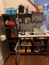 Kids play kitchen and washer dryer 