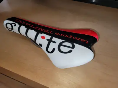 Bicycle saddle - Glu:te Tempore Temptatio, View more