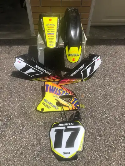 2019 Suzuki RM 85 dirtbike plastics Twisted tea all plastic but gas tank $100 pick up in mono