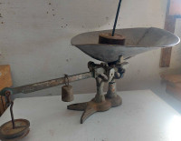 10 lb  antique  cast-iron Scale