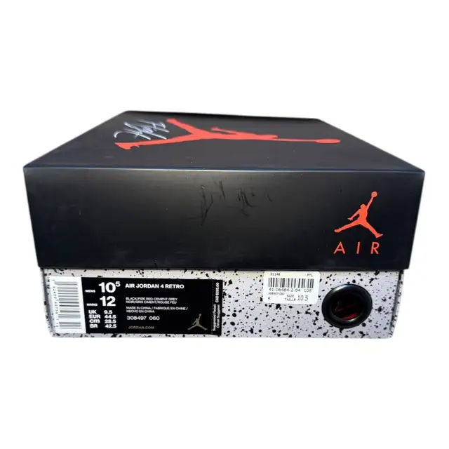 Jordan 4 Bred 2019 Size 10.5 (308497 060) in Men's Shoes in Markham / York Region - Image 7