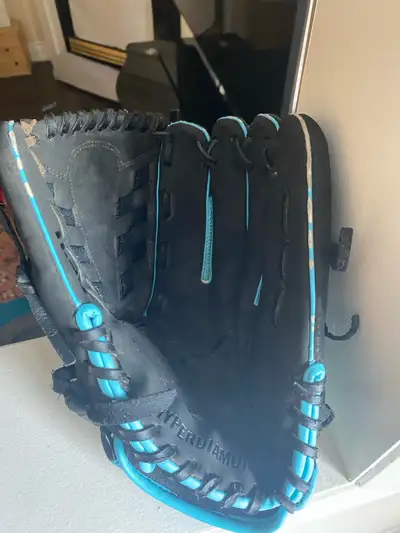 Nike Hyperdiamond 11.5 Youth Glove, View more