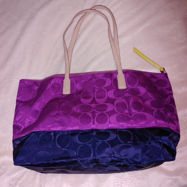 NEW COACH TOTE!! in Women's - Bags & Wallets in Kitchener / Waterloo - Image 2