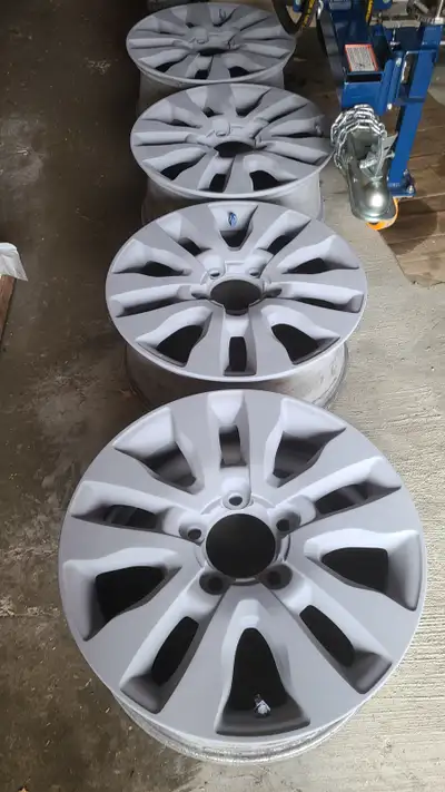 Set of 4 alloy 20" rims for Toyota Sequoia or Tundra. Bolt patern 5x150. Nice and straight, no road...