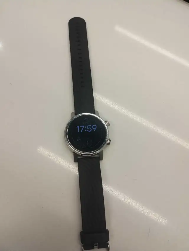 Moto 360 gen 3 smart watch in General Electronics in City of Toronto - Image 3