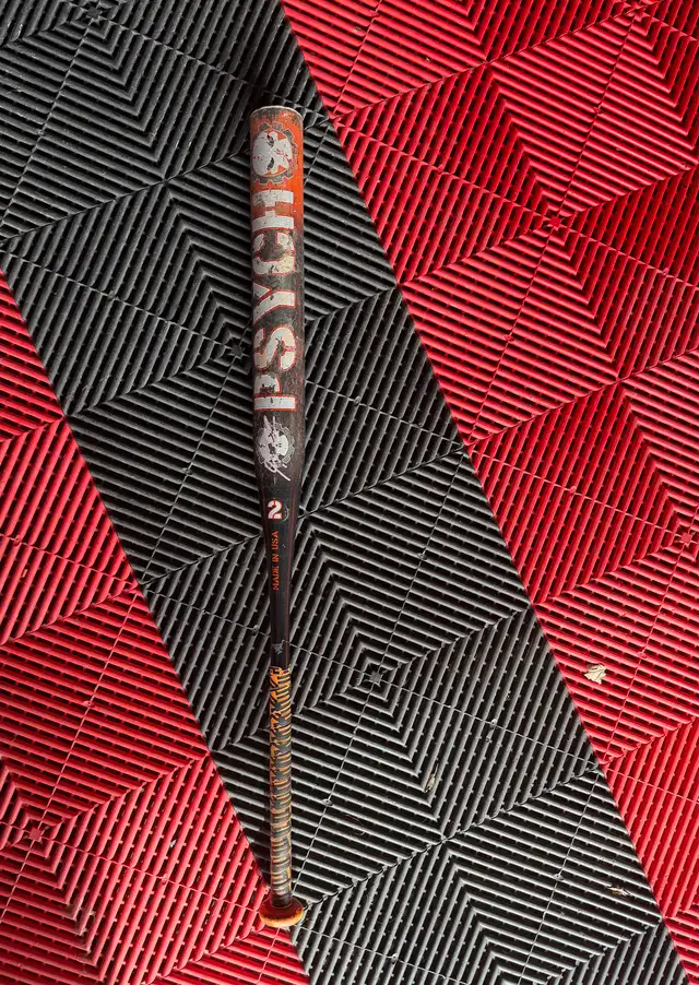 miken psycho softball bat in Baseball & Softball in Mississauga / Peel Region - Image 3