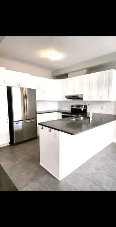 SINGLE HOME in Barrhaven - 3 bedrooms, 3.5 Bathroom with WALKOUT Basement available for Rent. Offeri...