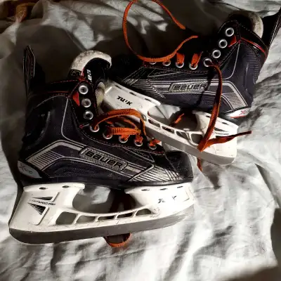 KIDS SZ 1 BAUER VAPOR X500 SKATES, View more