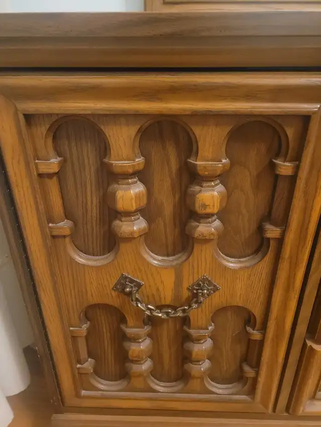 Wooden dresser / dressing table in Dressers & Wardrobes in City of Toronto - Image 3