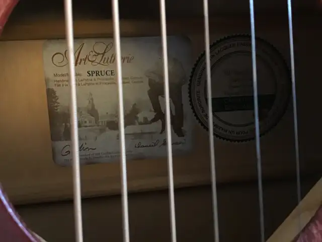 Guitare Art & Lutherie in Guitars in Drummondville - Image 3