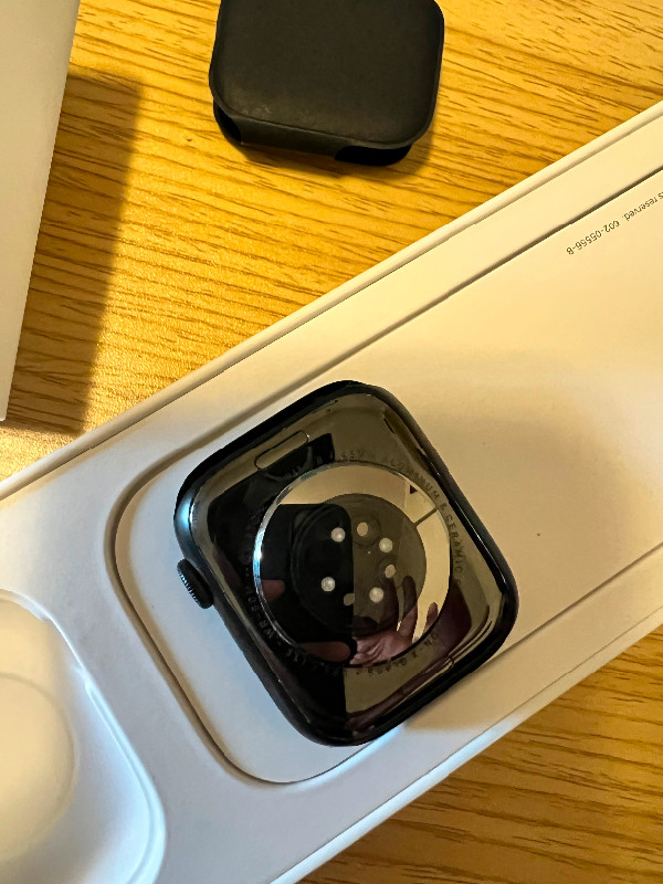 Apple watch 8 Midnight Aluminum case 45mm in Other in City of Toronto - Image 3
