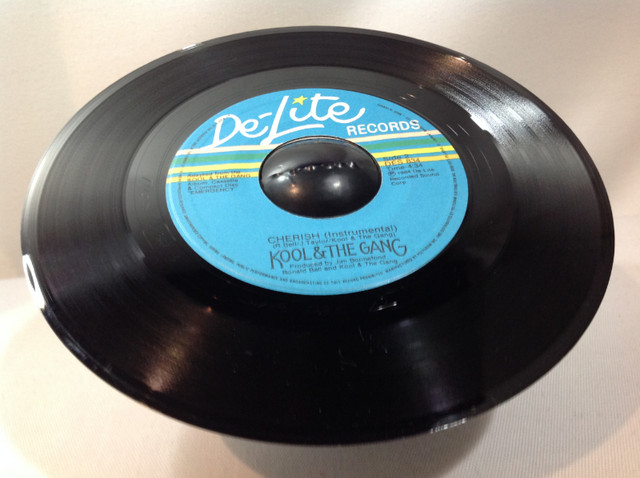 KOOL & THE GANG (CHERISH / CHERISH INSTRUMENTAL) 45 RPM SINGLE in Arts & Collectibles in Winnipeg - Image 3