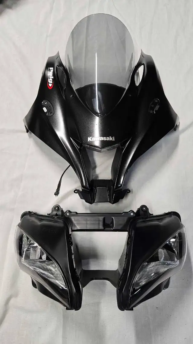 Zx10r 2016-2020 Parting out in Sport Bikes in Laval / North Shore - Image 3
